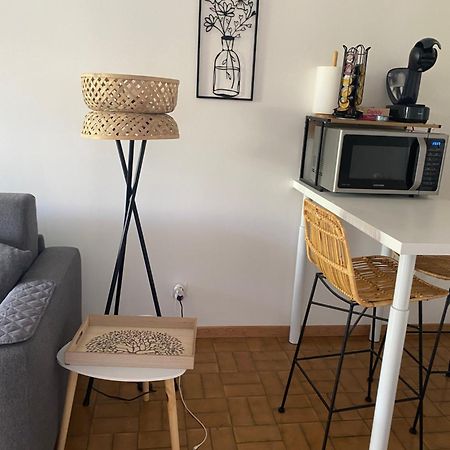 Studio Cabine,4 Personnes ,Renove,Au Calme,200 M De La Plage,Parking Prive 塞特港 外观 照片